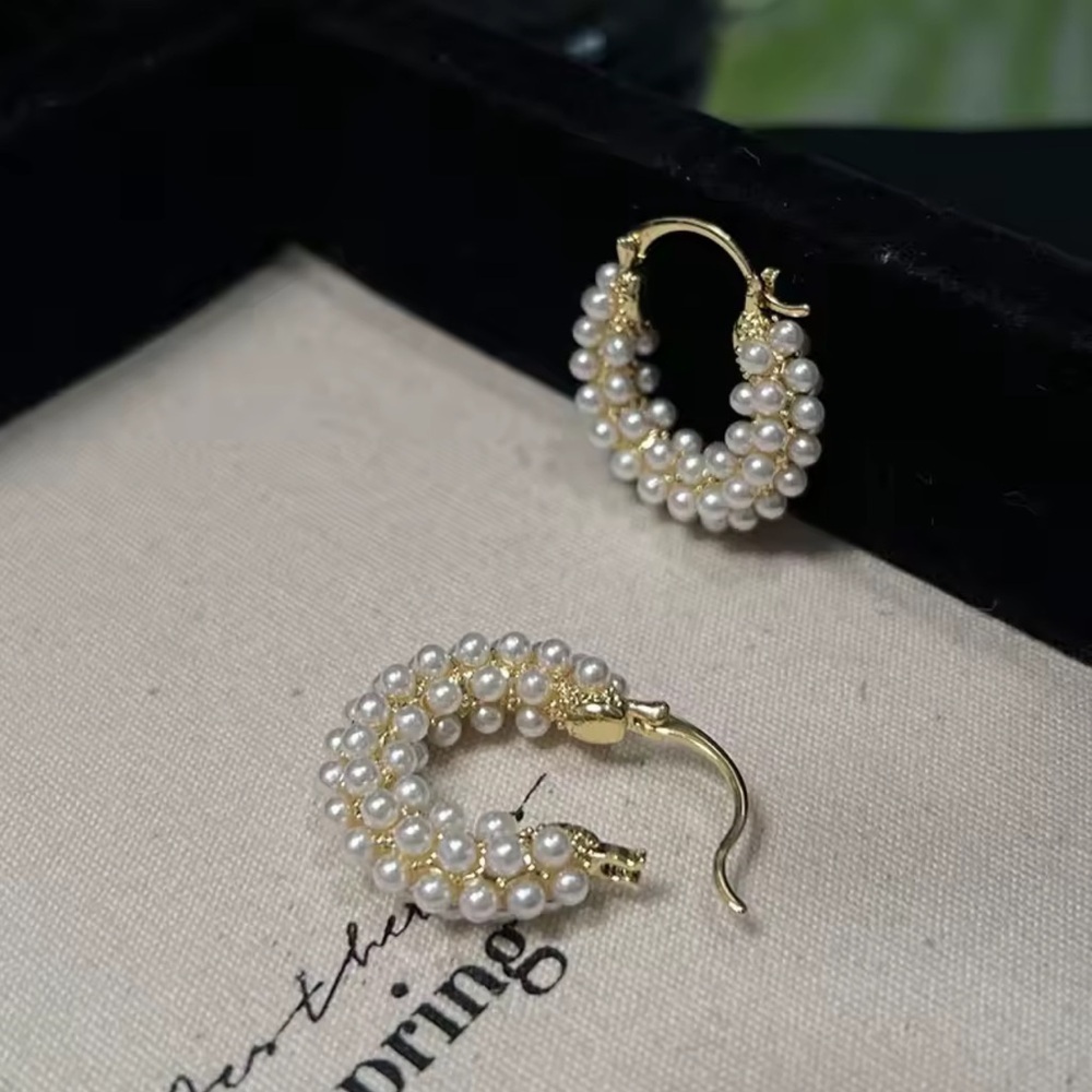 NEW! Elegant Vintage Pearl Hoop Earrings. A6-186 - Picture 8 of 8